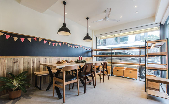 清新明亮的小型咖啡館設(shè)計(jì)圖