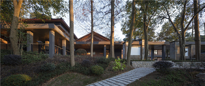 湖南鳳凰嶼酒店改造設(shè)計(jì)案例 湖南鳳凰嶼酒店改造設(shè)計(jì)案例